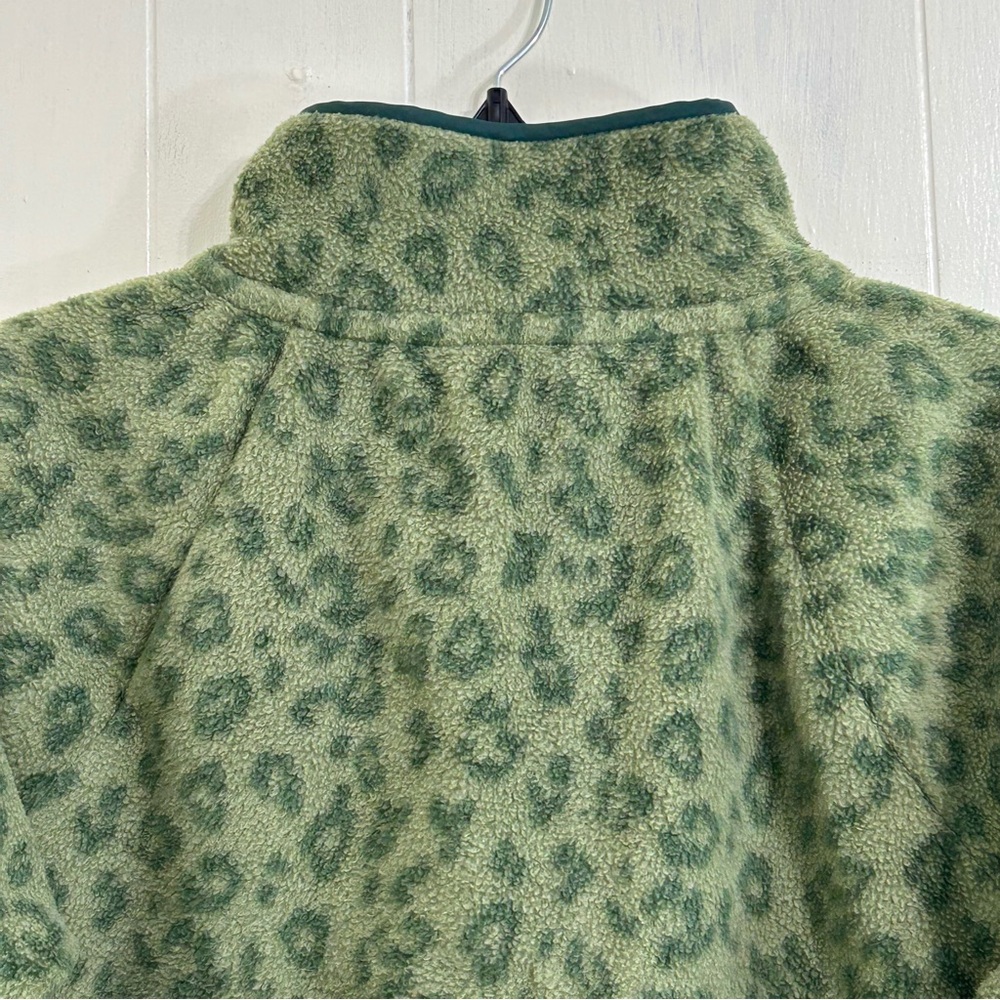 J.Crew J.Crew Cozy Green Animal Print Pullover Fleece Jacket Sweater Size Small. - Picture 6 of 12